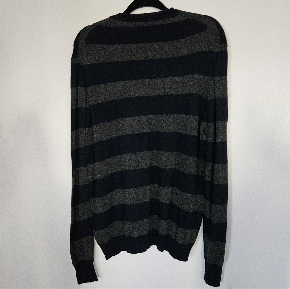 Culturata Roma Wool V-Neck Sweater - Picture 2 of 8